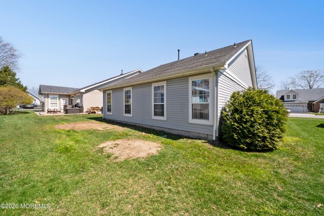 84 Chain Boulevard, Bayville, NJ 08721