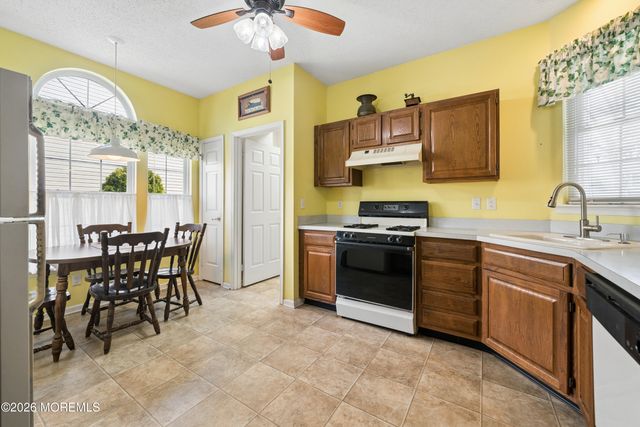 84 Chain Boulevard, Bayville, NJ 08721