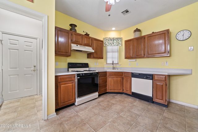 84 Chain Boulevard, Bayville, NJ 08721