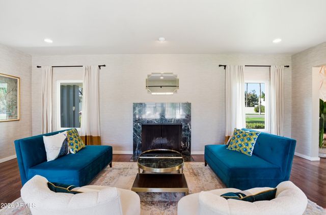 2939 N MANOR Drive W, Phoenix, AZ 85014