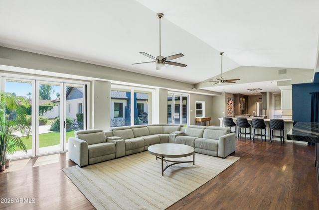 2939 N MANOR Drive W, Phoenix, AZ 85014