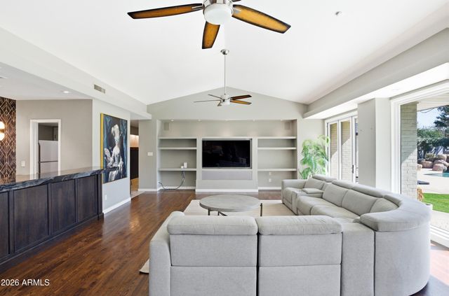 2939 N MANOR Drive W, Phoenix, AZ 85014