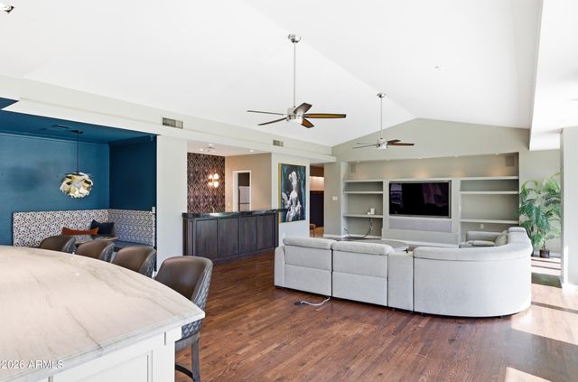 2939 N MANOR Drive W, Phoenix, AZ 85014