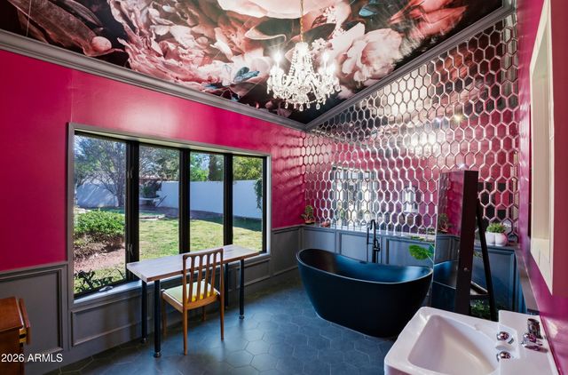 2939 N MANOR Drive W, Phoenix, AZ 85014