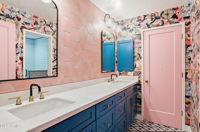 2939 N MANOR Drive W, Phoenix, AZ 85014