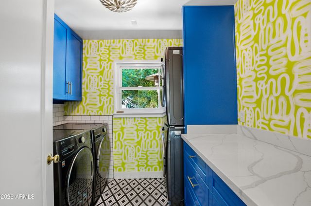 2939 N MANOR Drive W, Phoenix, AZ 85014