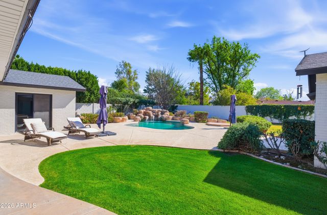 2939 N MANOR Drive W, Phoenix, AZ 85014