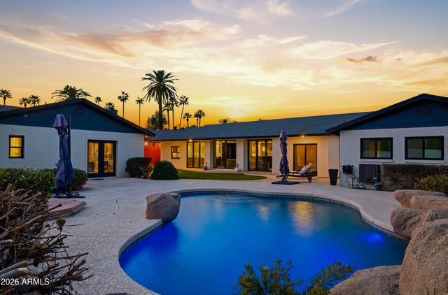 2939 N MANOR Drive W, Phoenix, AZ 85014