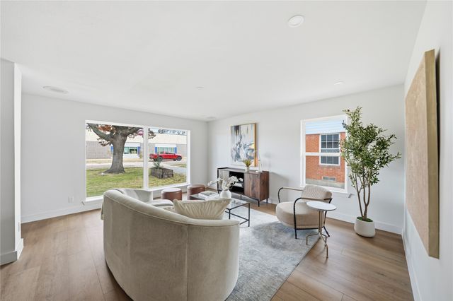 11743 Neering Drive, Dallas, TX 75218