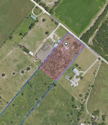 137 County Road 302, George West, TX 78022