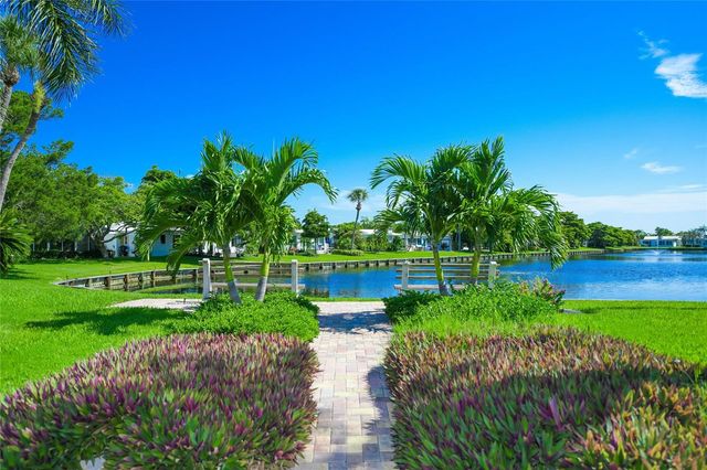 738 EL CENTRO, Longboat Key, FL 34228