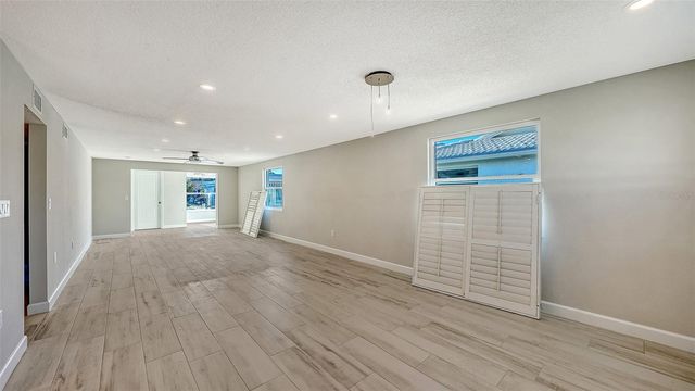 738 EL CENTRO, Longboat Key, FL 34228