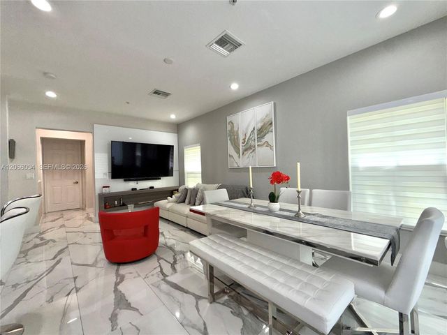 2851 W Prospect Road 704, Tamarac, FL 33309