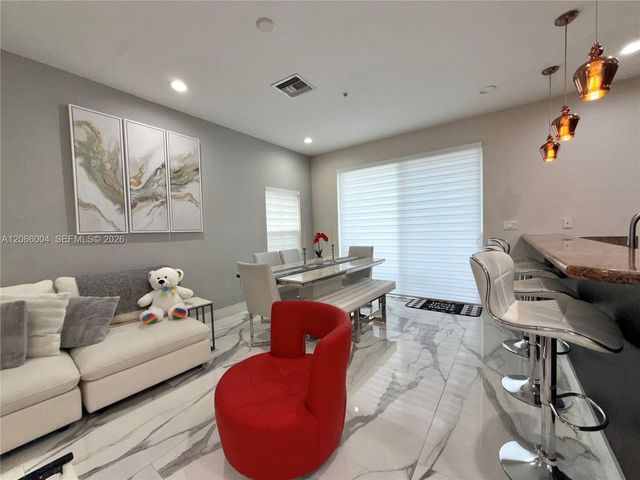 2851 W Prospect Road 704, Tamarac, FL 33309