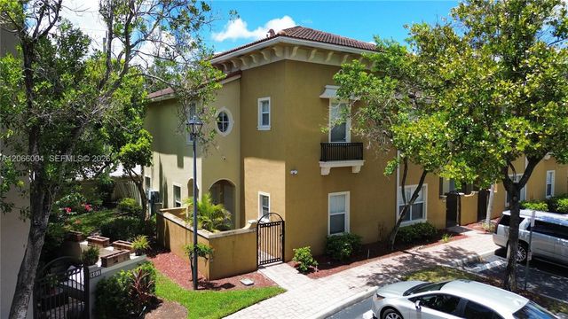 2851 W Prospect Road 704, Tamarac, FL 33309