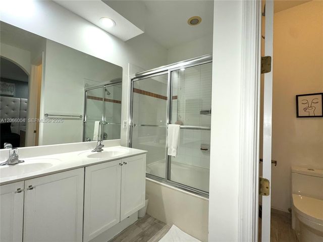2851 W Prospect Road 704, Tamarac, FL 33309
