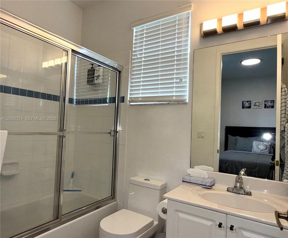 2851 W Prospect Road 704, Tamarac, FL 33309