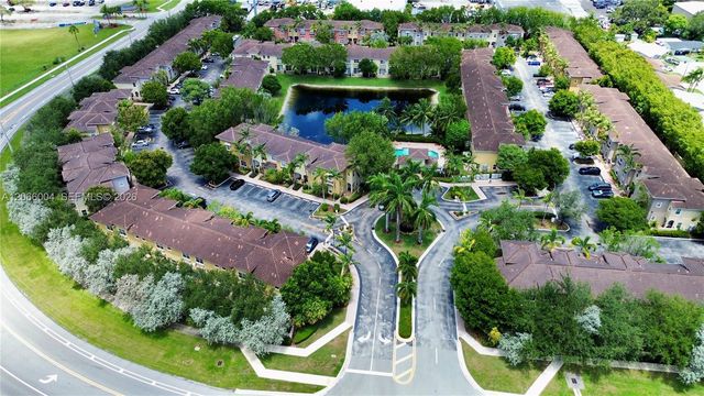 2851 W Prospect Road 704, Tamarac, FL 33309
