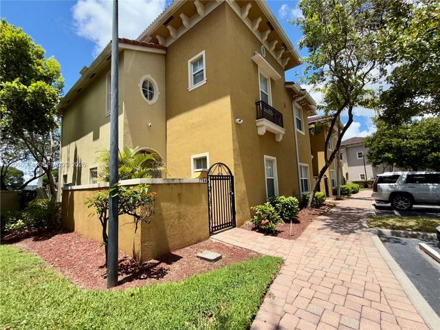 2851 W Prospect Road 704, Tamarac, FL 33309