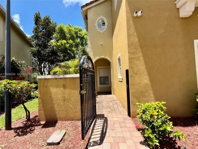 2851 W Prospect Road 704, Tamarac, FL 33309