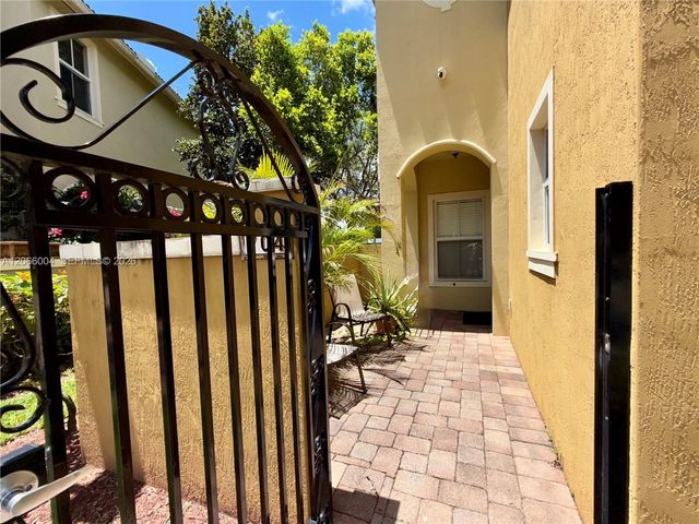 2851 W Prospect Road 704, Tamarac, FL 33309