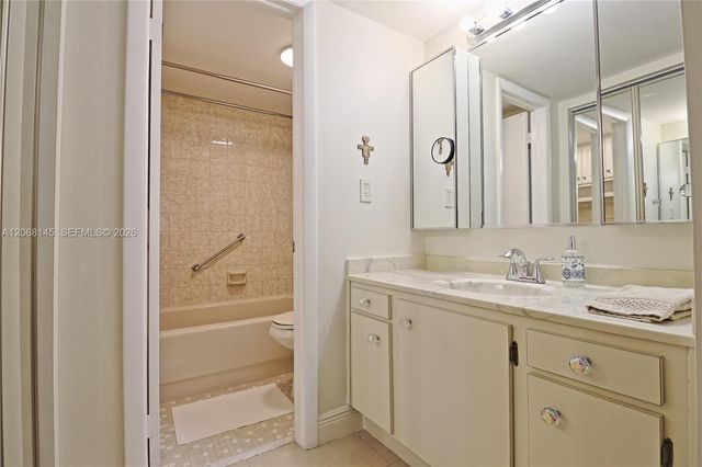 1100 Colony Point Circle 419, Pembroke Pines, FL 33026