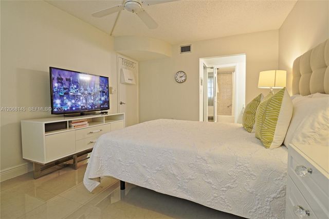1100 Colony Point Circle 419, Pembroke Pines, FL 33026