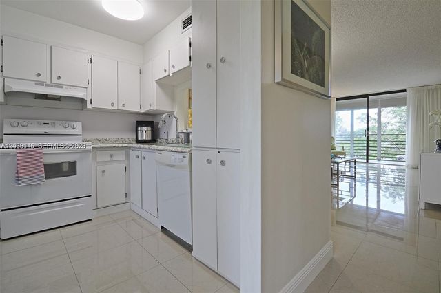 1100 Colony Point Circle 419, Pembroke Pines, FL 33026
