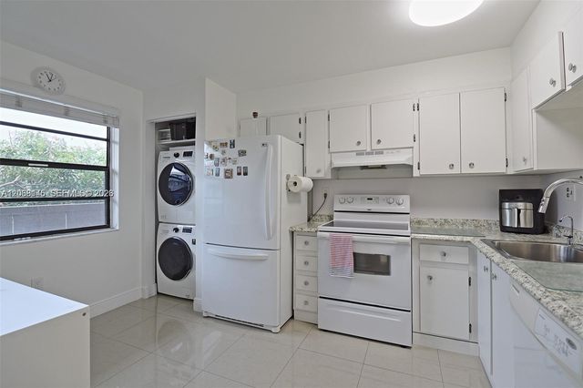 1100 Colony Point Circle 419, Pembroke Pines, FL 33026