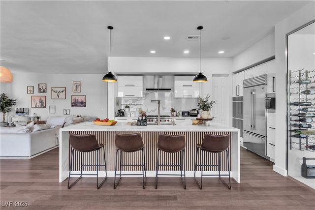 9040 Thornbury Lane, Las Vegas, NV 89134