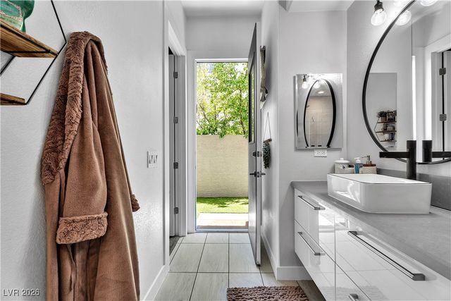 9040 Thornbury Lane, Las Vegas, NV 89134