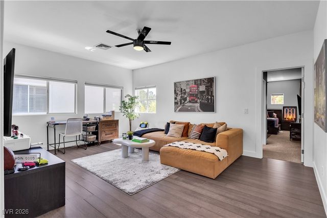 9040 Thornbury Lane, Las Vegas, NV 89134