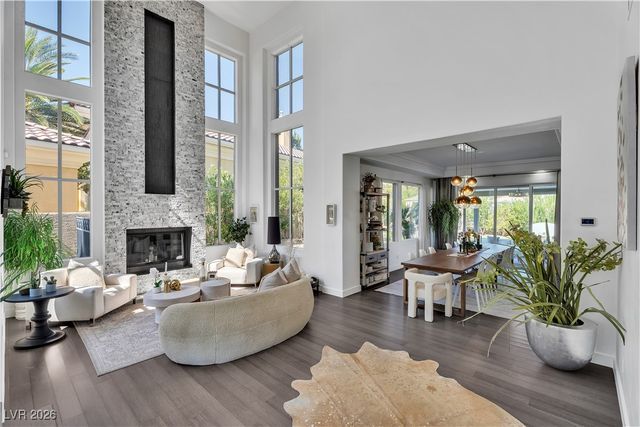 9040 Thornbury Lane, Las Vegas, NV 89134