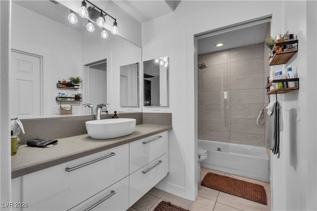 9040 Thornbury Lane, Las Vegas, NV 89134