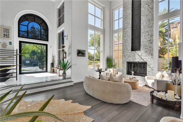 9040 Thornbury Lane, Las Vegas, NV 89134