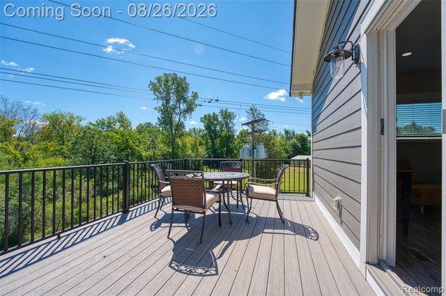 454 E Shore Drive, Whitmore Lake, MI 48189