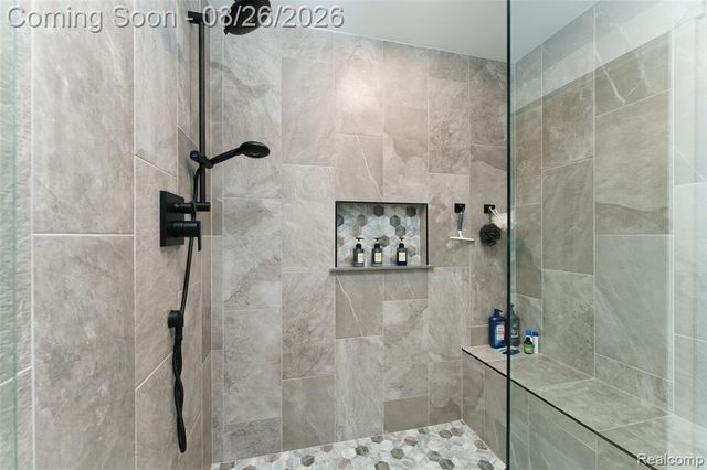 454 E Shore Drive, Whitmore Lake, MI 48189