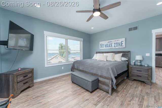 454 E Shore Drive, Whitmore Lake, MI 48189