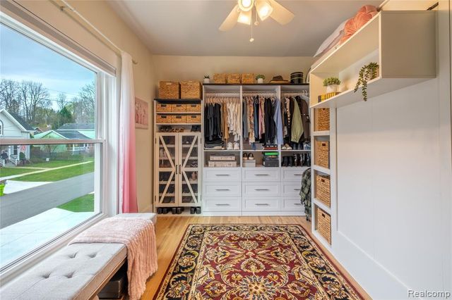 208 W Rockwell Street, Fenton, MI 48430