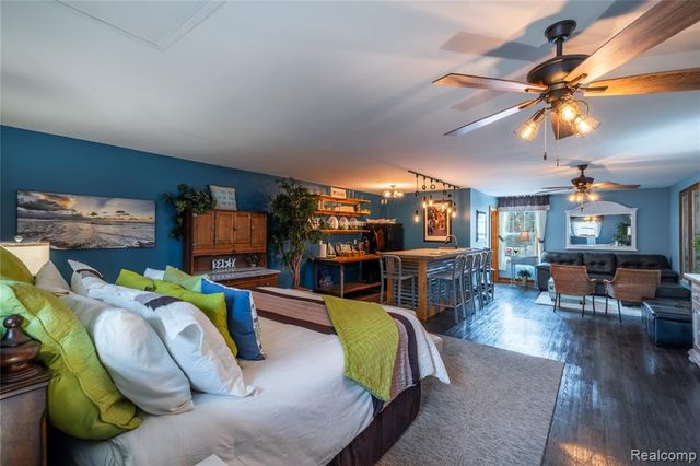 208 W Rockwell Street, Fenton, MI 48430