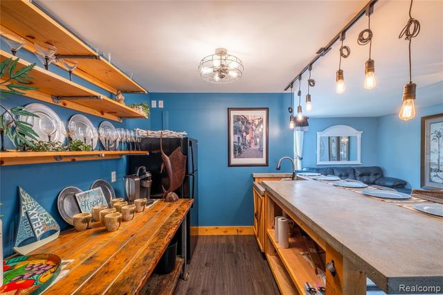 208 W Rockwell Street, Fenton, MI 48430