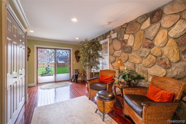 208 W Rockwell Street, Fenton, MI 48430