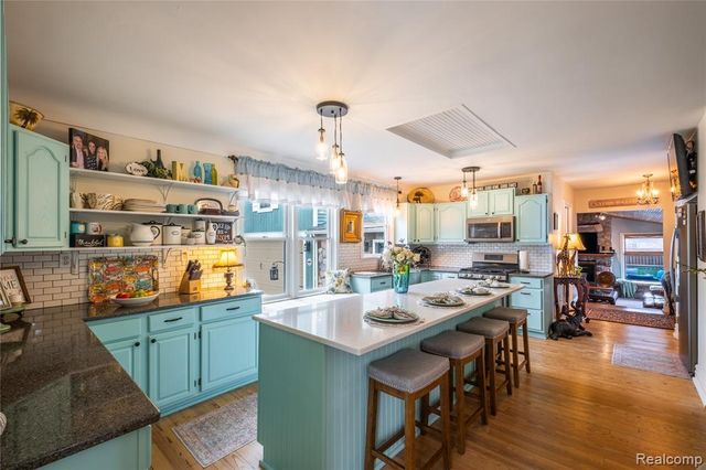 208 W Rockwell Street, Fenton, MI 48430