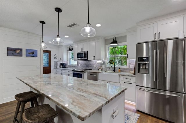 1319 EDGEWATER BEACH DRIVE, Lakeland, FL 33805