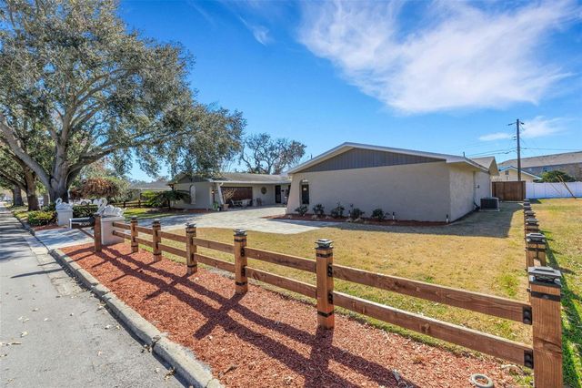 1319 EDGEWATER BEACH DRIVE, Lakeland, FL 33805