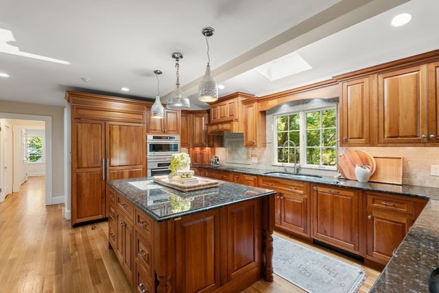 1 Kenilworth Circle, Wellesley, MA 02482
