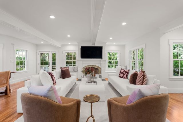 1 Kenilworth Circle, Wellesley, MA 02482