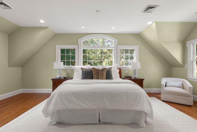 1 Kenilworth Circle, Wellesley, MA 02482