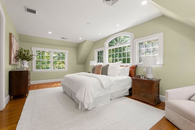 1 Kenilworth Circle, Wellesley, MA 02482