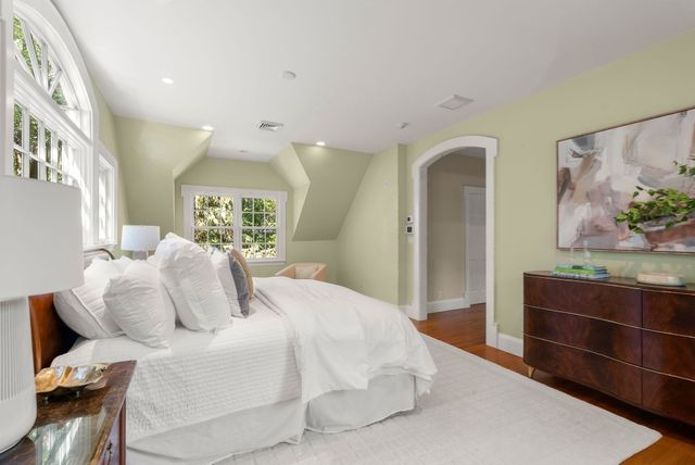 1 Kenilworth Circle, Wellesley, MA 02482